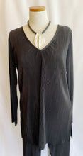 Load image into Gallery viewer, Mini Pleat V-Neck Tunic
