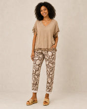 Load image into Gallery viewer, UM Top-Tan Lace Detail V-Neck
